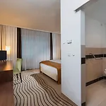 Hotel City-east Landsberger Allee, An Ihg Berlin