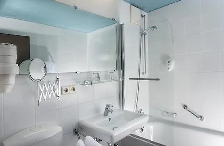 City-east Landsberger Allee, An Ihg فندق 4*